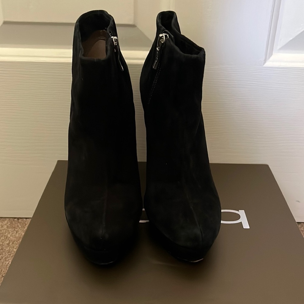 BCBG generation booties